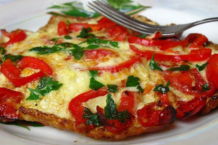 Curd omelet with tomatoes and bell peppers