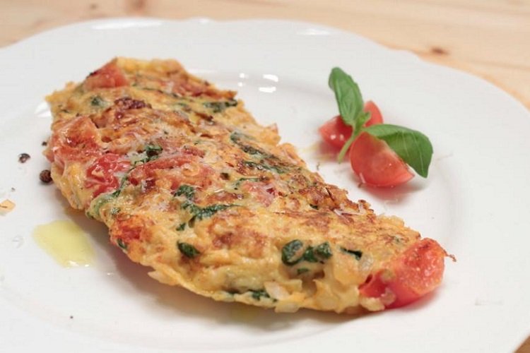 Hearty chicken and tomato omelet