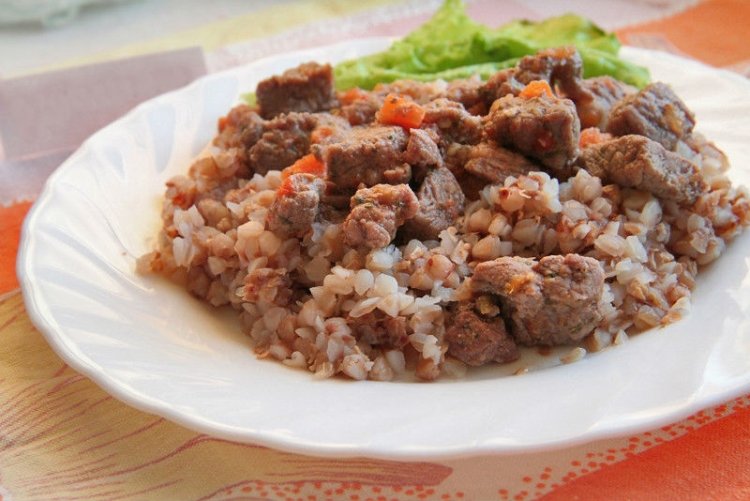 Buckwheat with beef in a slow cooker