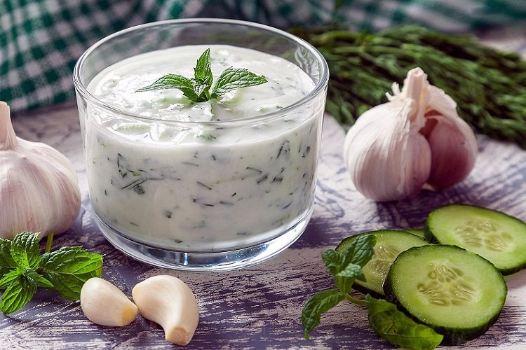 Sour cream dressing for Greek salad
