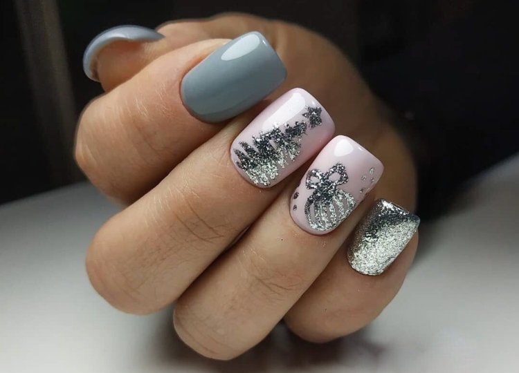 Silver manicure for the winter