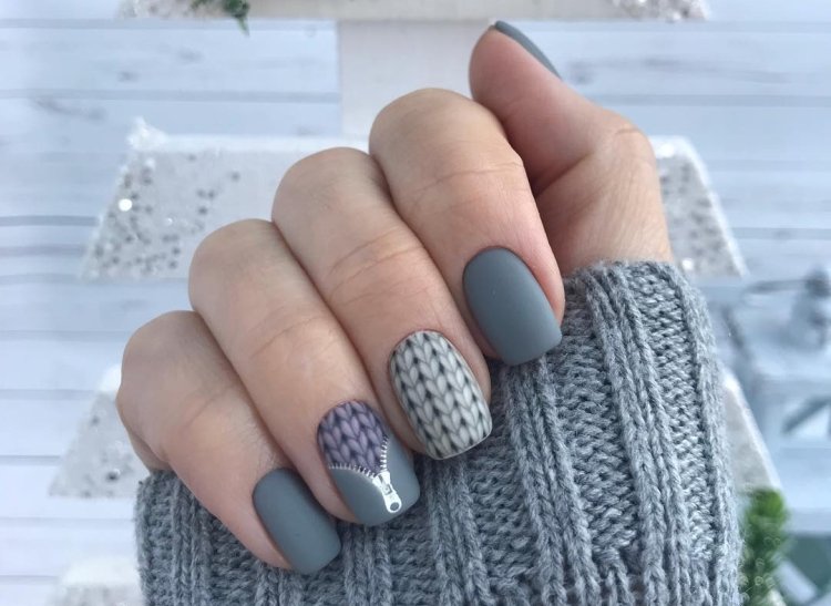 Gray manicure for the winter 2021-2022