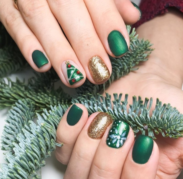 Christmas tree on nails