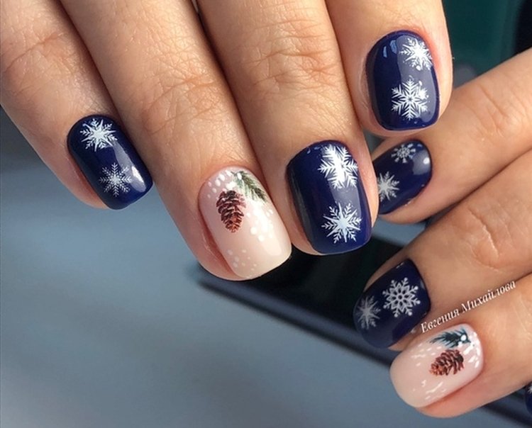 Snowflakes on short nails