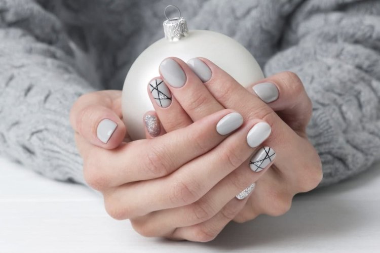 Manicure for short nails, winter 2021-2022: fashionable and beautiful ideas (50 photos)