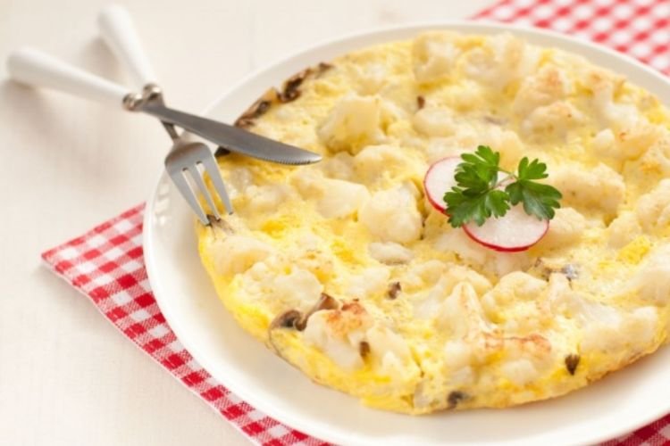 Baked omelet with cauliflower