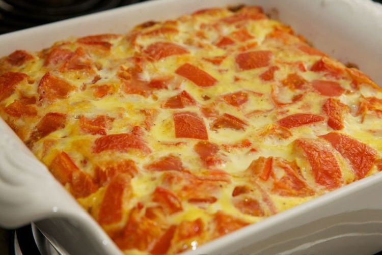 Omelet with tomatoes and cheese in the oven