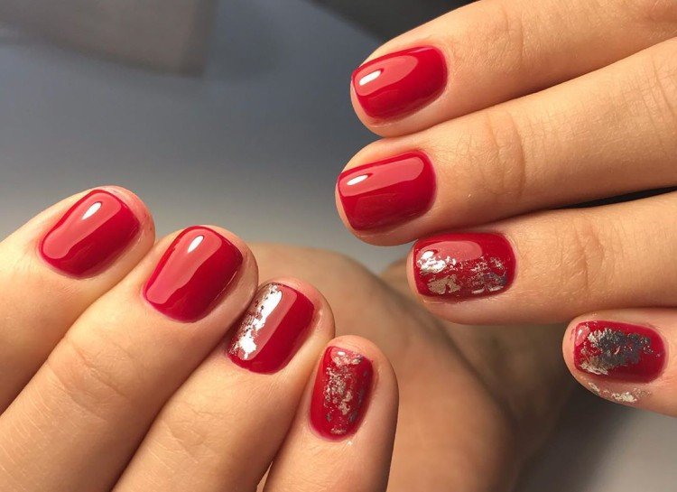 Red manicure for short nails