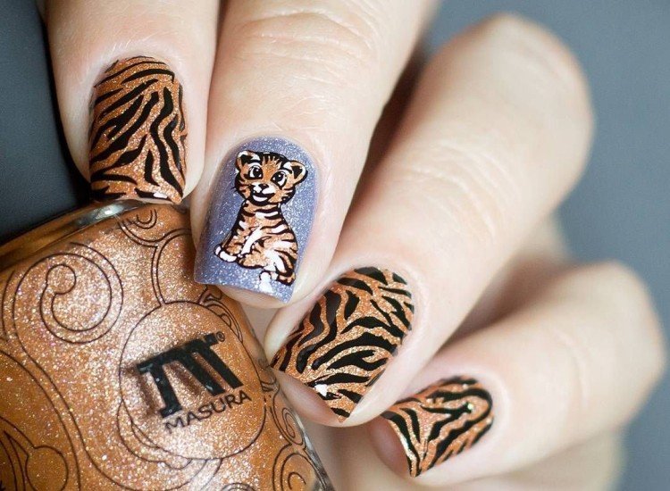 Manicure with animal prints