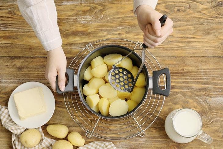 Prepare mashed potatoes