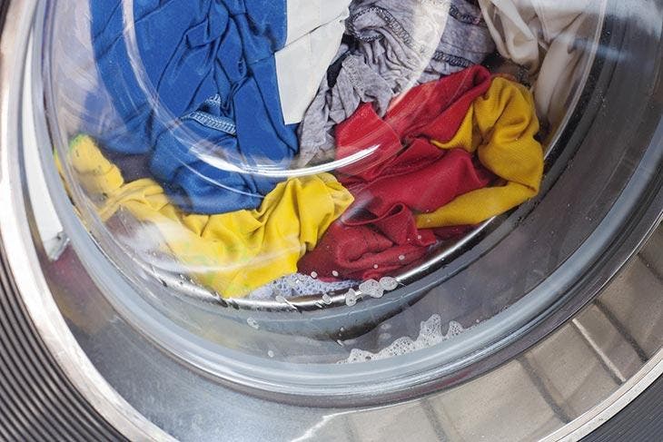 Friction between fabrics during washing causes static electricity with unpleasant consequences.