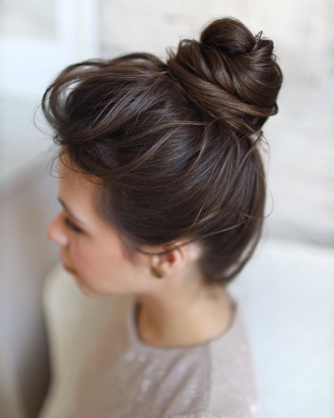 A bun in a hurry - the most trendy hairstyle of summer 2023
