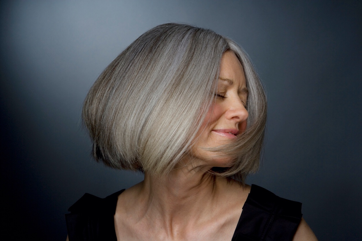 The round square for women over 60: 11 ideas to refresh your look