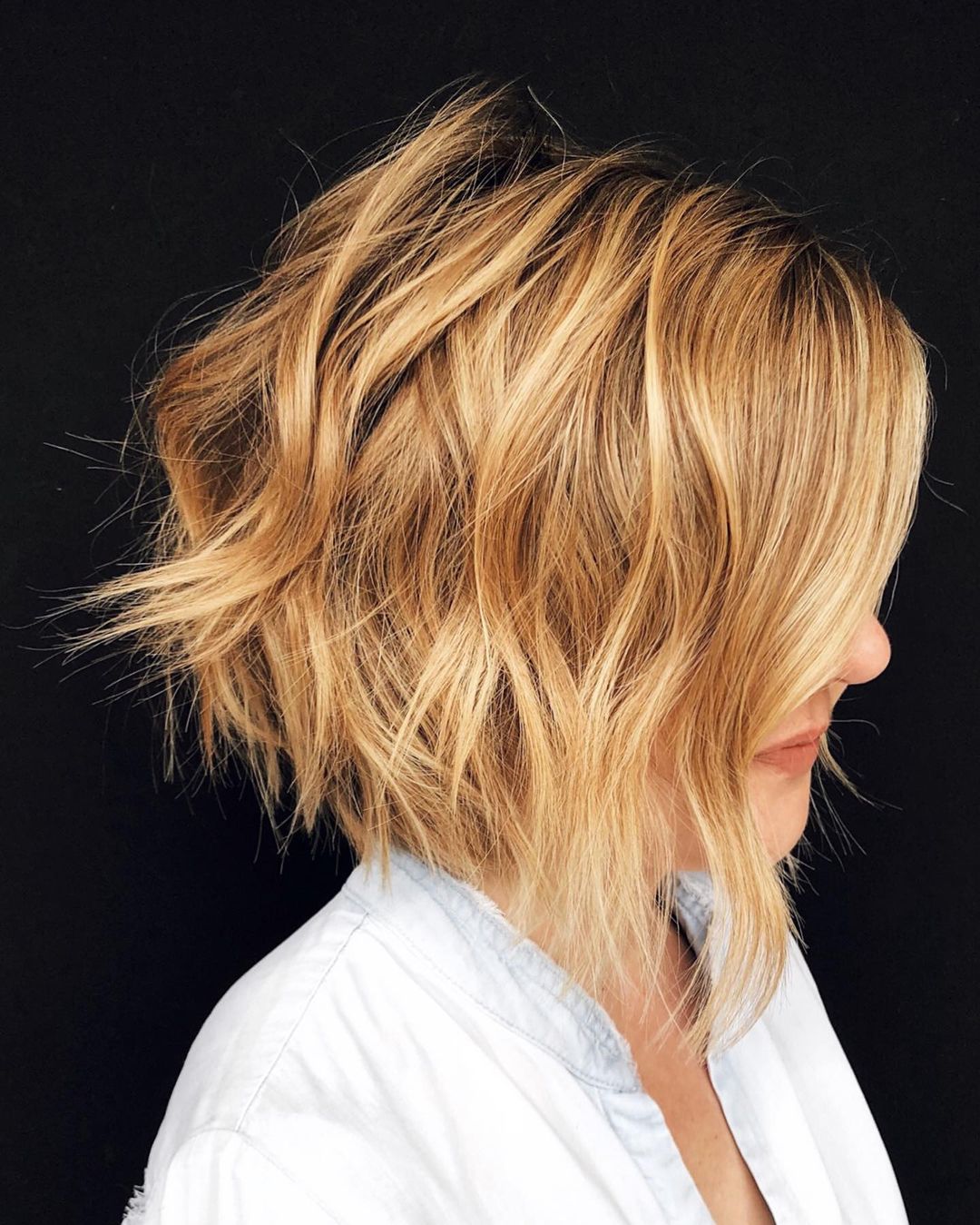 Shoulder-length haircuts with volume: 18 ideas for those who want to flaunt a luxurious look.