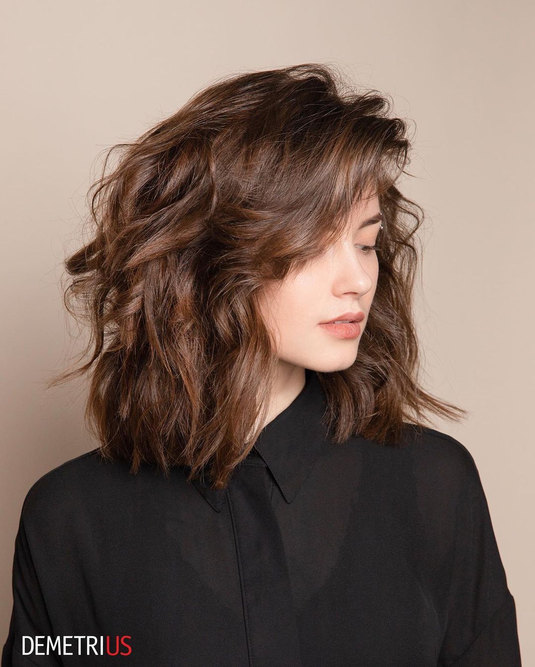 Shoulder-length haircuts with volume: 18 ideas for those who want to flaunt a luxurious look.