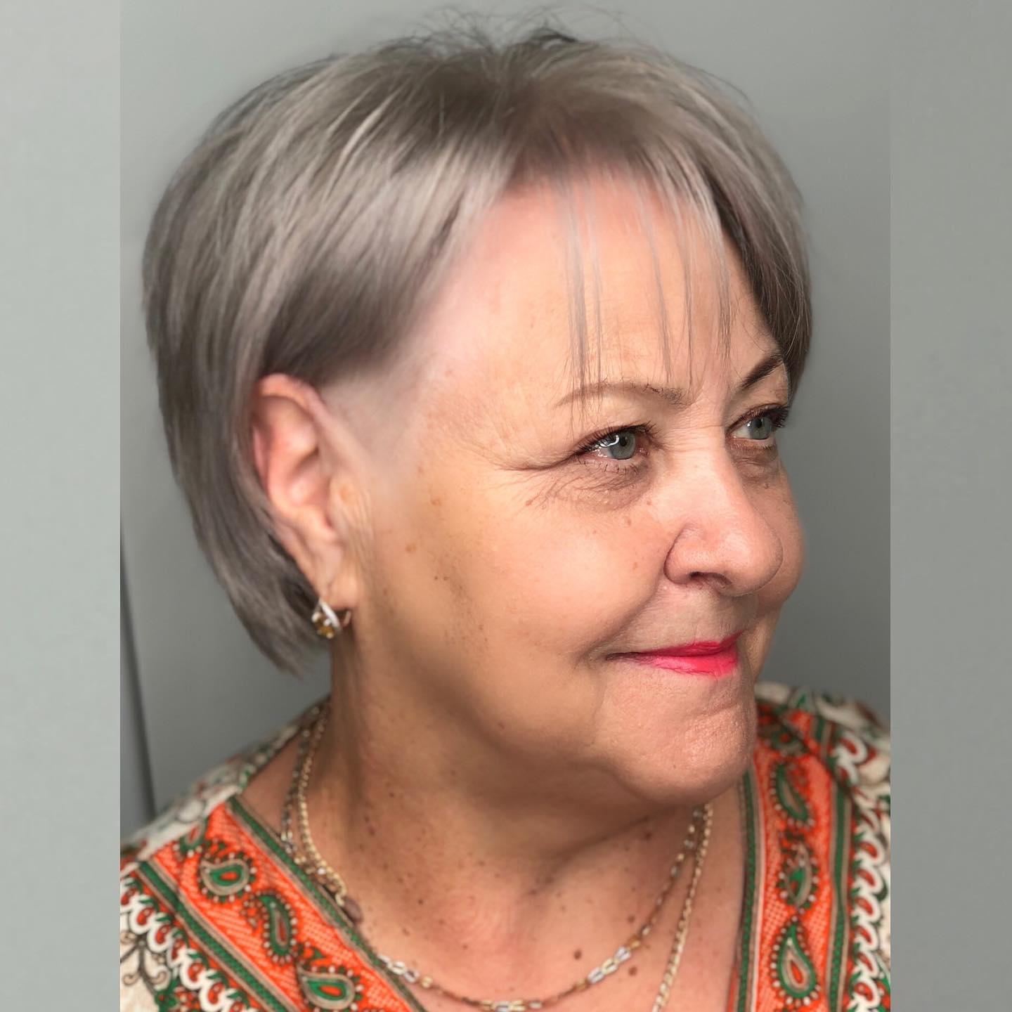 30 gorgeous short cuts for women over 70 with fine hair